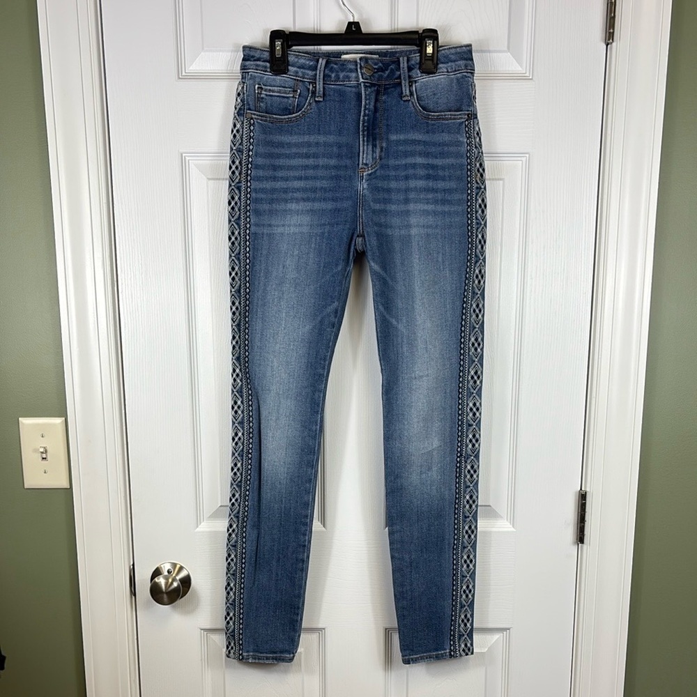 Driftwood Jackie high rise embroidered jeans sz 26